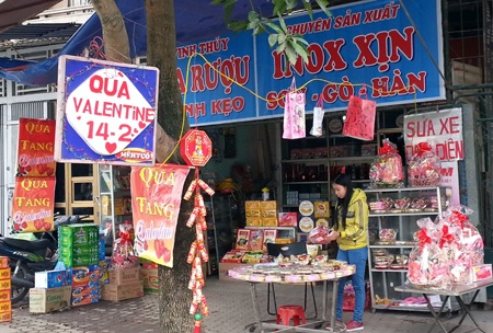 Socola năm nay đa dạng, phong phú nhưng vẫn trầm lắng người mua.