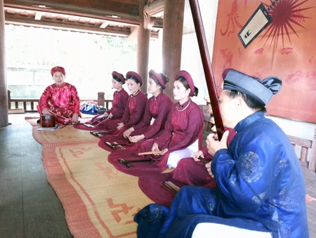 Những nghệ nhân ca trù trên mảnh đất Nghi Xuân - Hà Tĩnh (Ảnh: Ân Duy)