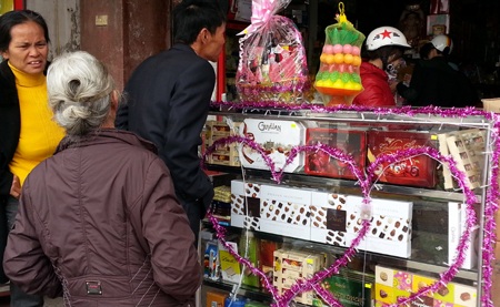 Valentine không chỉ là của thanh niên mà cũng nhận được sự quan tâm từ những người lớn tuổi.