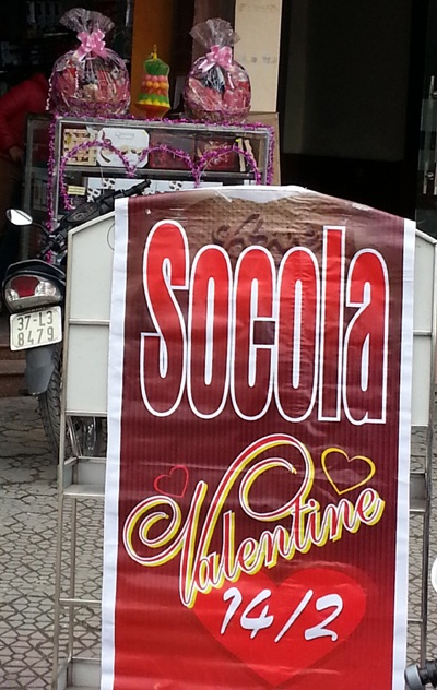 Những hộp Socola luôn là lựa chọn hàng đầu của các bạn trẻ trong ngày lễ tình nhân này.