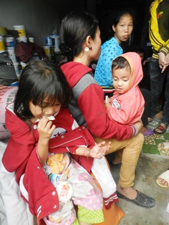 Nhiều hành khách là trẻ em sợ hãi sau khi vụ tai nạn xảy ra.