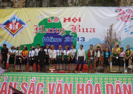 Những đội thắng được vinh danh.