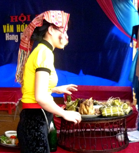 Hò mọc ở lễ hội Hang Bua.