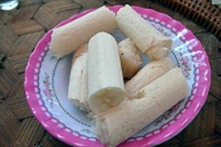 Cơm Lam - đặc sản của đồng bào dân tộc thiểu số ở miền Tây xứ Nghệ. 