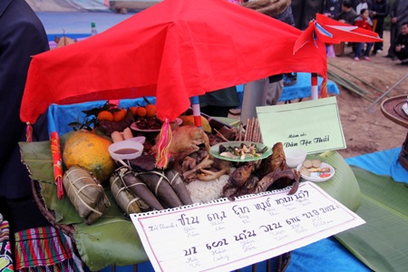 Ẩm thực của người Thái trong lễ hội Đền Vạn.