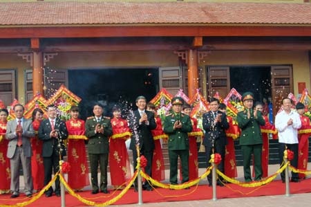 Lễ cắt băng khánh thành nhà tưởng niệm đại tướng Chu Huy Mân.