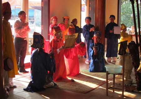 Nô nức trẩy hội Làng Vạc