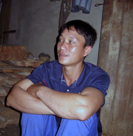 Anh Bình kể lại cho chúng tôi nghe về cô Tr.chạy vào nhà cầu cứu.