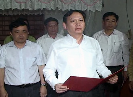 Trao thư của Chủ tịch nước tới gia đình nam sinh dũng cảm