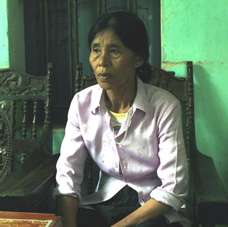 Bà Hoàng Thị Thương (bà nội Tuấn Anh) đau xót khi nhắc đến sự việc.