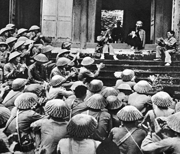 Chủ tịch Hồ Chí Minh tiếp ông Mao Trạch Đông (Chủ tịch nước Cộng hòa nhân dân Trung Hoa).