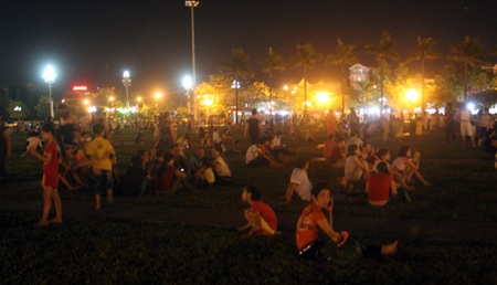 Trốn chảo lửa trong buồng rút tiền ATM