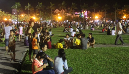 Trốn chảo lửa trong buồng rút tiền ATM