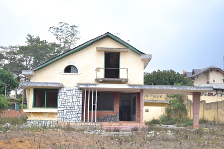 Những ngôi nhà xưa đang "hấp hối" - 3 Hoang lạnh.