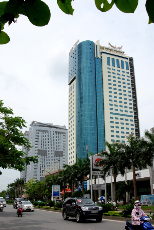 Khách sạn Mường Thanh Sông Lam tọa lạc tại Trung tâm TP Vinh với 33 tầng. 