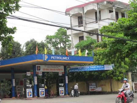 Điểm mặt những cây xăng “tử thần” trong thành phố - 4 Điểm mặt những cây xăng “tử thần” trong thành phố