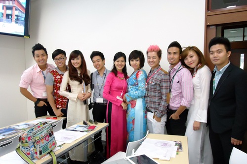 Phí Linh và Nguyên Khang trước thềm hội nghị