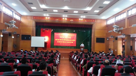 Các đại biểu tham dự hội nghị.