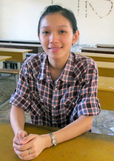 Minh Hằng đạt 4 môn với số điểm tuyệt đối 10 điểm là môn Anh, Toán, Sinh và Hóa.