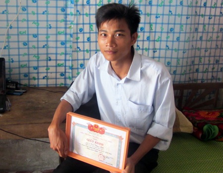 “Học vượt để giảm bớt gánh nặng chi phí học tập” - 3 Cao Văn Ánh - chàng sinh viên học giỏi quê Hà Tĩnh