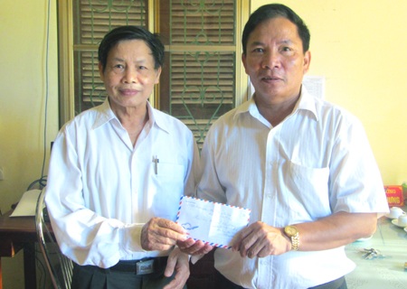 Hơn 500 học sinh cổ vũ cho chàng trai quê lúa trong đường lên đỉnh Olympia