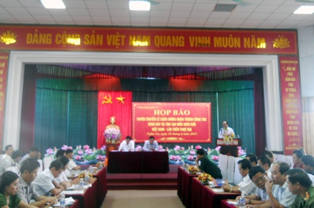 Họp báo tuyên truyền cắm mốc biên giới Việt - Lào.