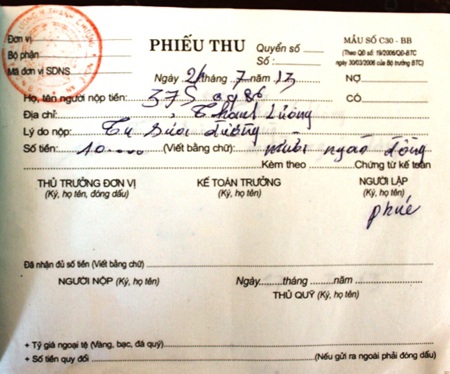 Phiếu thu phí do xã tự lập để thu.