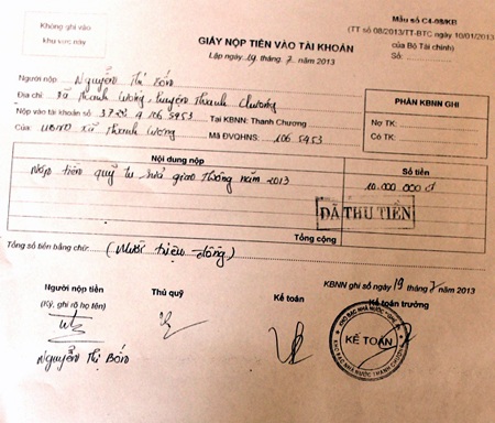 Giấy nộp tiền từ việc thu phí. 