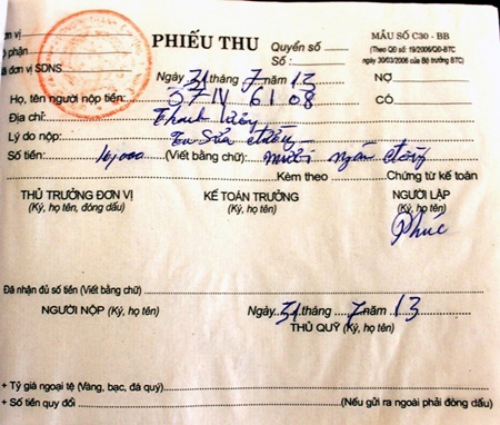 Phiếu thu phí do xã tự lập để thu.