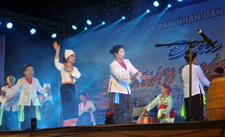 Múa cầu cho năm mới.