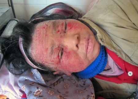 Cụ Lương Thị Lưng sợ cái cảm giác ngày tết phải nằm một mình nơi góc giường hiu quạnh.