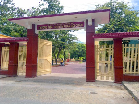 Trường chuyên Phan Bội Châu dẫn đầu về số lượng học sinh giỏi quốc gia - 1 Trường THPT Phan Bội Châu dẫn đầu cả nước về số lượng học sinh giỏi quốc gia năm 2013-2014.