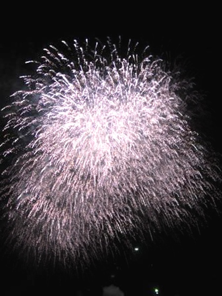 Mãn nhãn đêm pháo hoa. (ảnh Ngọc Tú)
