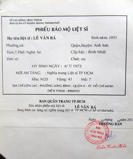 Phiếu báo mộ liệt sĩ Lê Văn Bá tại nghĩa trang TPHCM.
