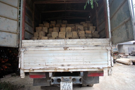 Xe và tang vật được đưa về trụ sở đội KLCĐ và PCCCR số 1.