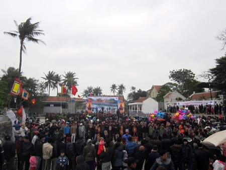 Khu vực thi đấu các môn thể thao truyền thống thu hút sự quan tâm đặc biệt của du khách.