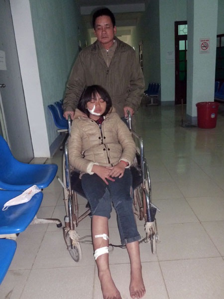 Lời kể của nạn nhân vụ tai nạn kinh hoàng lúc nửa đêm - 3 Các nạn nhân đang được điều trị tại bệnh viện đa khoa huyện Kỳ Anh. (Ảnh: Văn Lịnh)