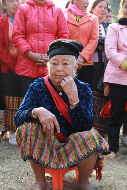 Bên cạnh đó trò chơi xít đu cũng được các bạn trẻ ưa thích.