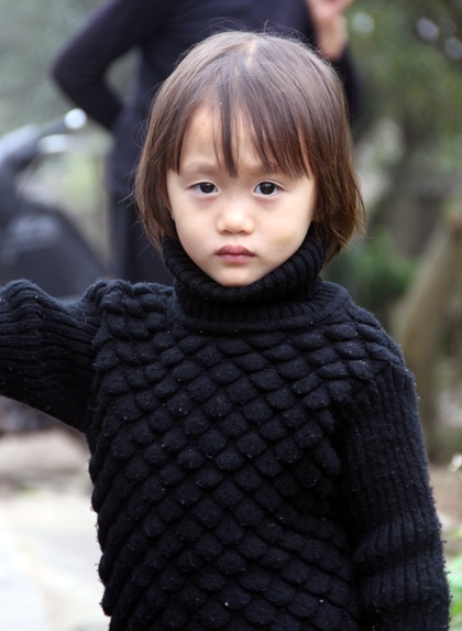 Bé Mận gần 4 năm sau.