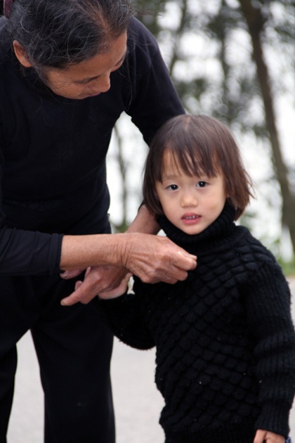 Bé Mận gần 4 năm sau.