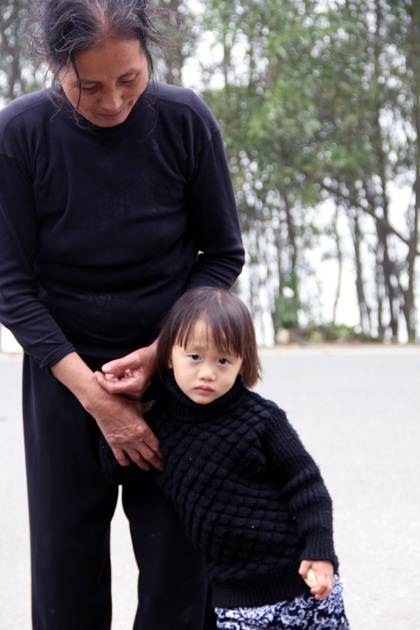 Bé Mận gần 4 năm sau.