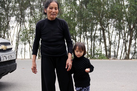 Bé Mận gần 4 năm sau.