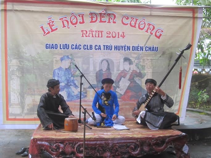 Các ca nương tham gia biểu diễn các tiết mục ca trù vô cùng đặc sắc.