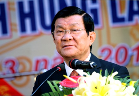 Chủ tịch nước dự lễ kỷ niệm 40 năm thành lập Trường THPT Chuyên Phan Bội Châu - 4 Chủ tịch nước Trương Tấn Sang phát biểu tại buổi lễ long trọng.