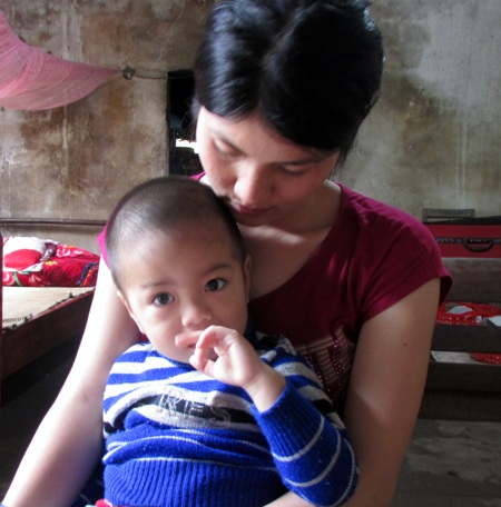 Những ngày trái gió, trở trời, bé Quốc Đại luôn bị 3 căn bệnh dằn vặt càng dữ dội hơn. 