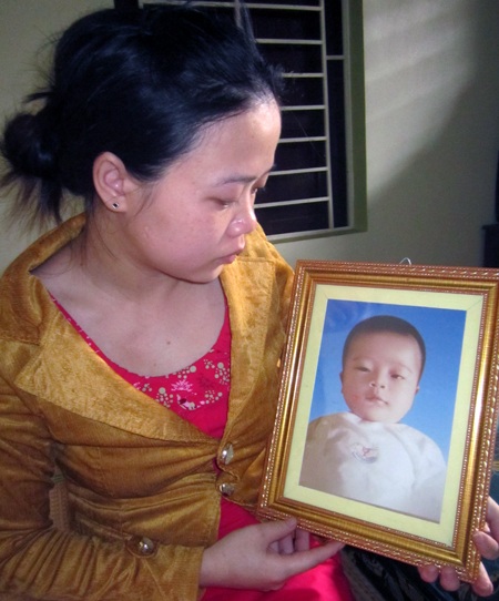 Sau cái chết oan uổng của đứa con gái, người mẹ chị Nguyễn Thị Anh suy sụp