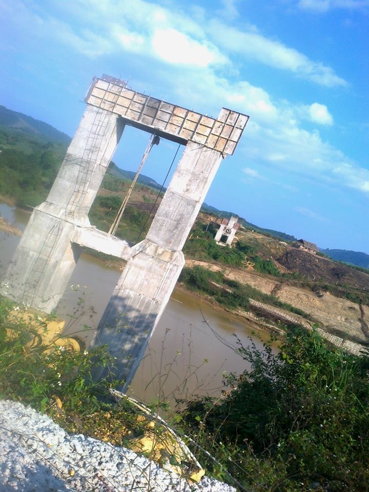 Công trình đã chậm tiến độ gần 1,5 năm nhưng mới chỉ hoàn thành trên 50% khối lượng công việc.