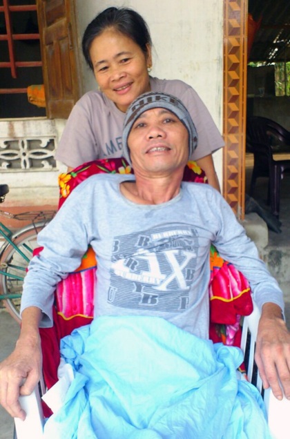 Mẹ và bố trong ngày mẹ chưa mang bệnh. 