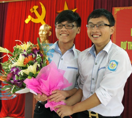 Bạn bè cũng chúc Thái có một kỳ thi tốt.