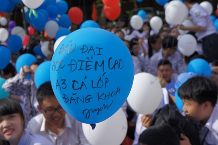 Buổi chia tay đầy lưu luyến.